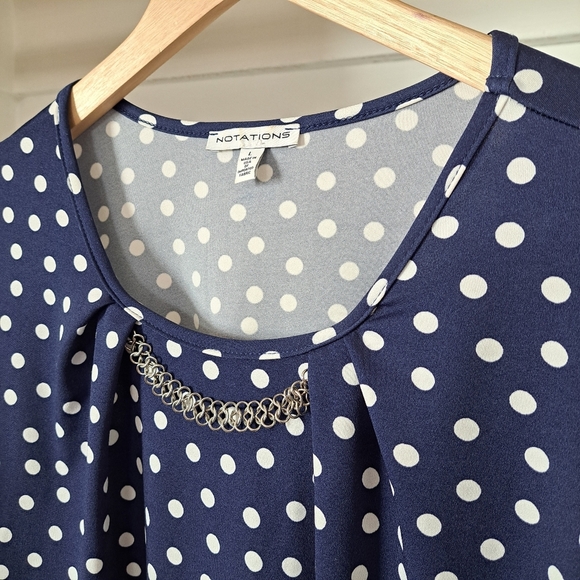 Notations | Blue & white polka dot with metal chain detail cropped sleeves - Picture 4 of 10